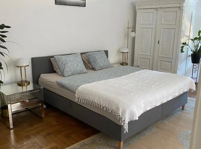 Allomas Apartment